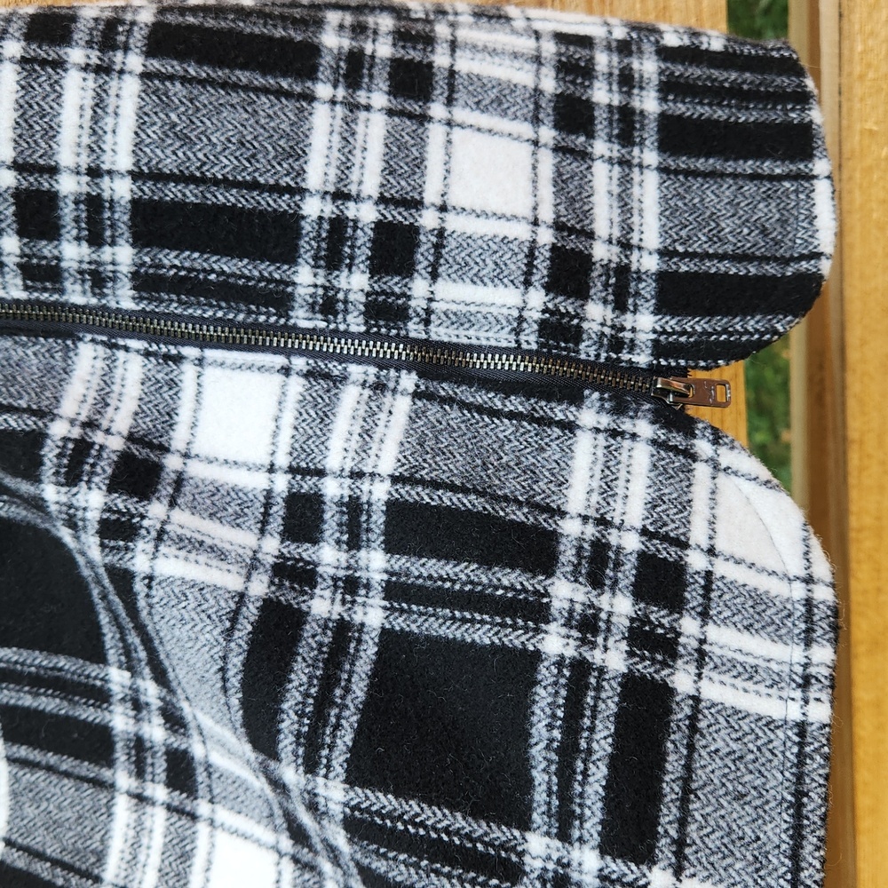 Hollister Wool Blend Plaid Skirt Black White Exposed Side Zipper Fully Lined S - Picture 13 of 17